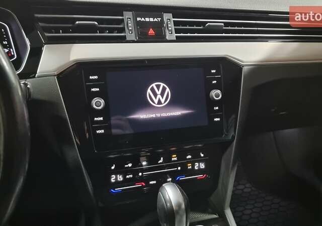 Черный Фольксваген Пассат, объемом двигателя 1.98 л и пробегом 140 тыс. км за 21300 $, фото 13 на Automoto.ua