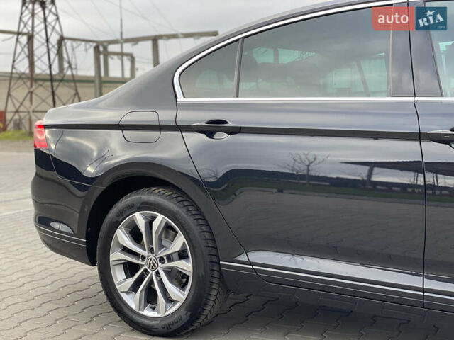 Чорний Фольксваген Пассат, об'ємом двигуна 2 л та пробігом 193 тис. км за 23500 $, фото 49 на Automoto.ua