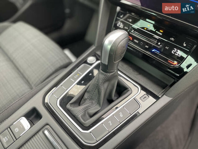 Чорний Фольксваген Пассат, об'ємом двигуна 2 л та пробігом 193 тис. км за 23500 $, фото 106 на Automoto.ua