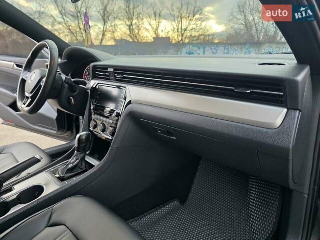 Черный Фольксваген Пассат, объемом двигателя 2 л и пробегом 117 тыс. км за 23777 $, фото 48 на Automoto.ua