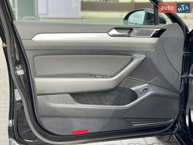 Чорний Фольксваген Пассат, об'ємом двигуна 2 л та пробігом 193 тис. км за 23500 $, фото 107 на Automoto.ua