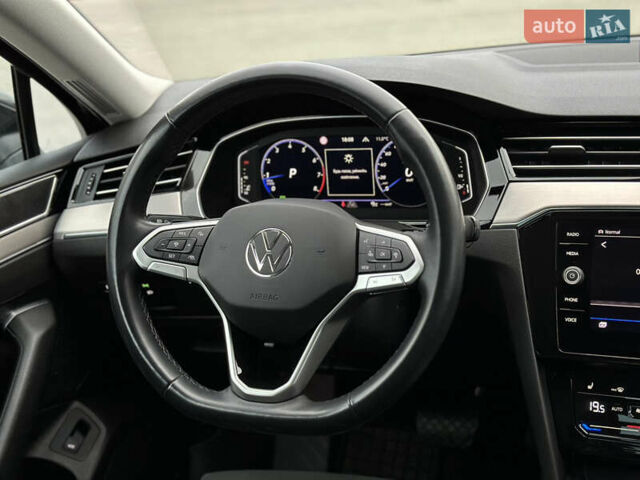 Черный Фольксваген Пассат, объемом двигателя 2 л и пробегом 199 тыс. км за 23990 $, фото 50 на Automoto.ua