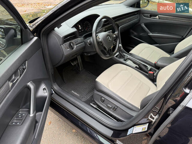 Черный Фольксваген Пассат, объемом двигателя 2 л и пробегом 52 тыс. км за 21499 $, фото 8 на Automoto.ua