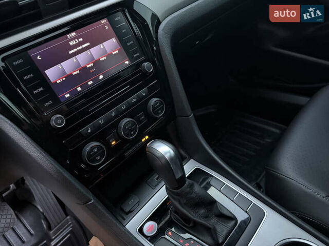 Черный Фольксваген Пассат, объемом двигателя 2 л и пробегом 39 тыс. км за 17499 $, фото 12 на Automoto.ua