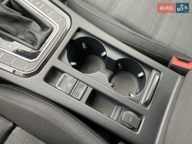 Чорний Фольксваген Пассат, об'ємом двигуна 2 л та пробігом 193 тис. км за 23500 $, фото 126 на Automoto.ua