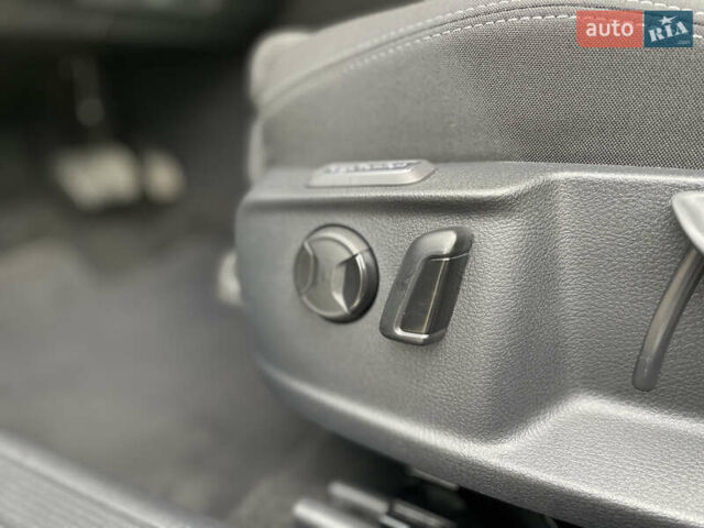 Чорний Фольксваген Пассат, об'ємом двигуна 2 л та пробігом 193 тис. км за 23500 $, фото 119 на Automoto.ua