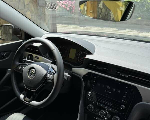 Чорний Фольксваген Пассат, об'ємом двигуна 2 л та пробігом 38 тис. км за 19800 $, фото 14 на Automoto.ua