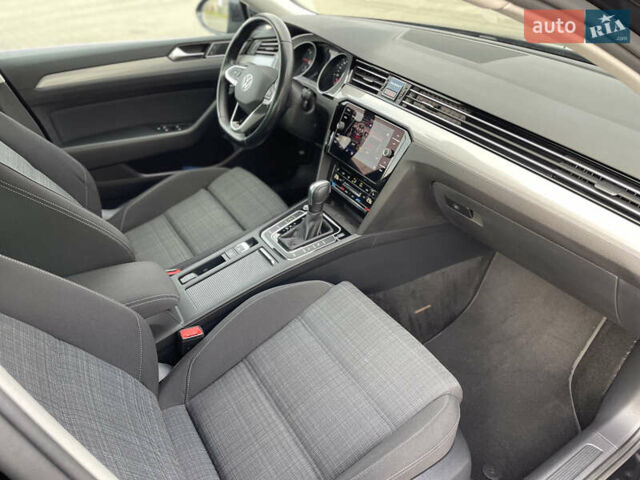 Чорний Фольксваген Пассат, об'ємом двигуна 2 л та пробігом 193 тис. км за 23500 $, фото 102 на Automoto.ua