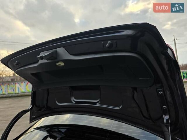 Черный Фольксваген Пассат, объемом двигателя 2 л и пробегом 117 тыс. км за 23777 $, фото 84 на Automoto.ua