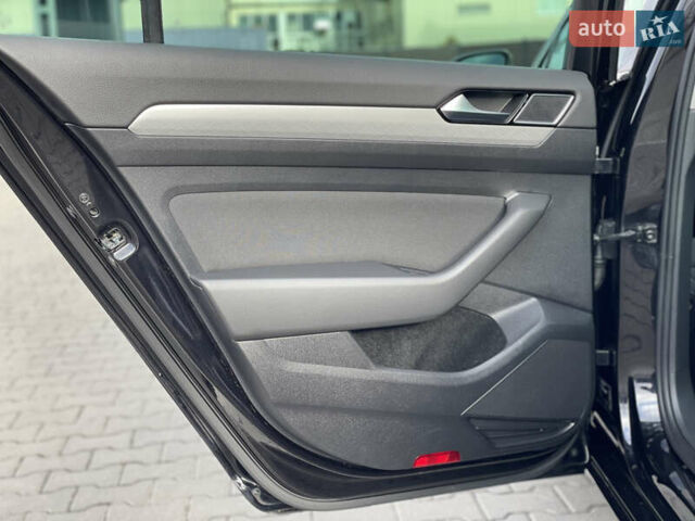 Чорний Фольксваген Пассат, об'ємом двигуна 2 л та пробігом 193 тис. км за 23500 $, фото 99 на Automoto.ua