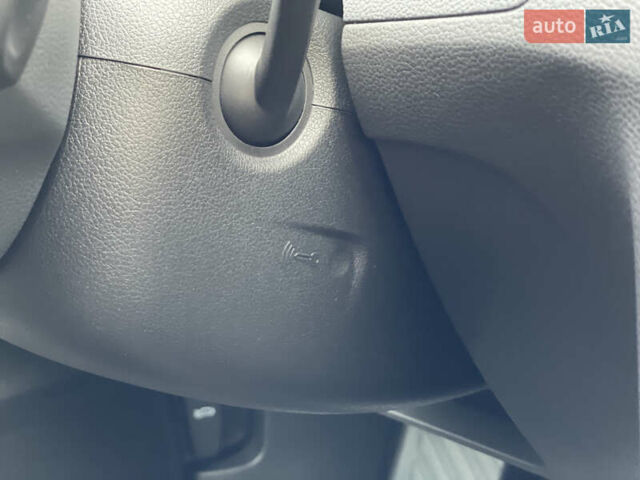 Чорний Фольксваген Пассат, об'ємом двигуна 2 л та пробігом 193 тис. км за 23500 $, фото 141 на Automoto.ua