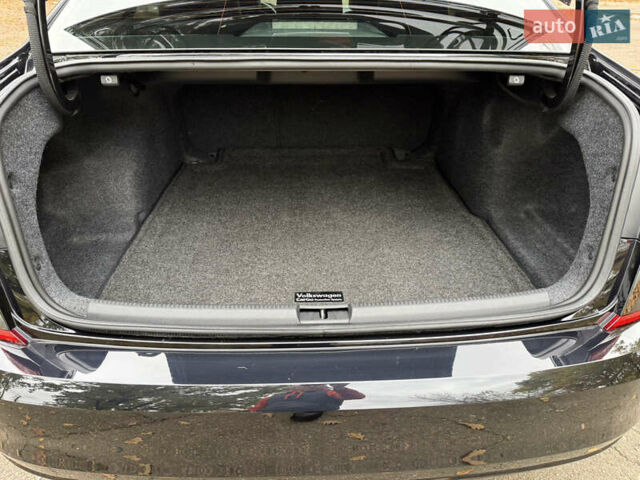 Черный Фольксваген Пассат, объемом двигателя 2 л и пробегом 52 тыс. км за 21499 $, фото 15 на Automoto.ua