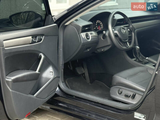 Черный Фольксваген Пассат, объемом двигателя 2 л и пробегом 158 тыс. км за 17900 $, фото 25 на Automoto.ua