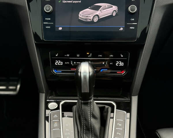 Черный Фольксваген Пассат, объемом двигателя 2 л и пробегом 128 тыс. км за 36700 $, фото 132 на Automoto.ua