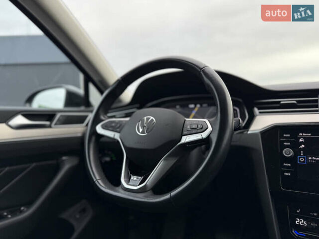 Чорний Фольксваген Пассат, об'ємом двигуна 2 л та пробігом 123 тис. км за 34900 $, фото 114 на Automoto.ua