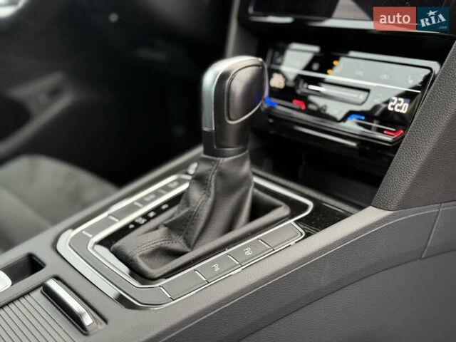 Чорний Фольксваген Пассат, об'ємом двигуна 2 л та пробігом 123 тис. км за 34900 $, фото 92 на Automoto.ua