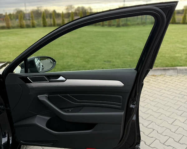 Чорний Фольксваген Пассат, об'ємом двигуна 2 л та пробігом 123 тис. км за 34900 $, фото 84 на Automoto.ua