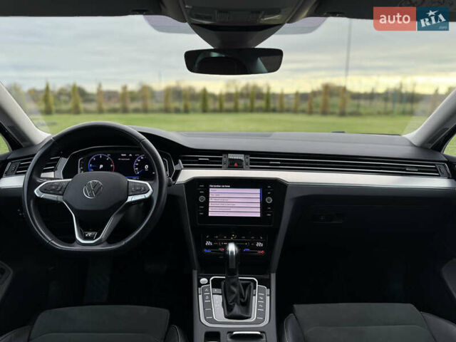 Чорний Фольксваген Пассат, об'ємом двигуна 2 л та пробігом 123 тис. км за 34900 $, фото 129 на Automoto.ua