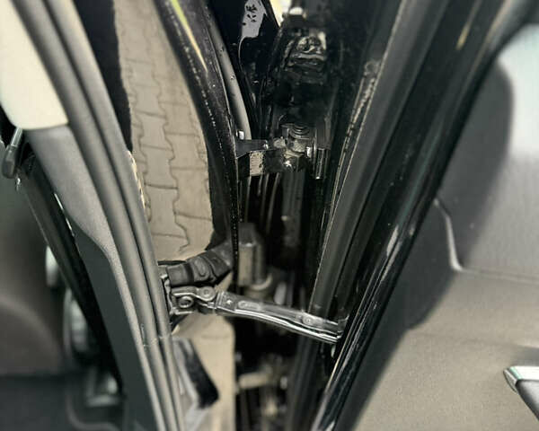 Чорний Фольксваген Пассат, об'ємом двигуна 2 л та пробігом 123 тис. км за 34900 $, фото 135 на Automoto.ua