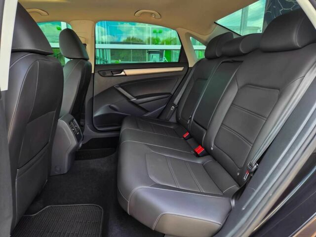 Черный Фольксваген Пассат, объемом двигателя 2 л и пробегом 30 тыс. км за 13300 $, фото 15 на Automoto.ua