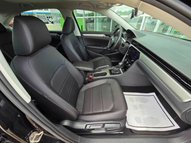 Черный Фольксваген Пассат, объемом двигателя 2 л и пробегом 30 тыс. км за 13300 $, фото 7 на Automoto.ua