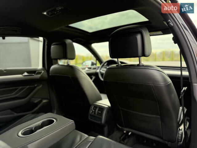 Черный Фольксваген Пассат, объемом двигателя 2 л и пробегом 128 тыс. км за 36700 $, фото 109 на Automoto.ua