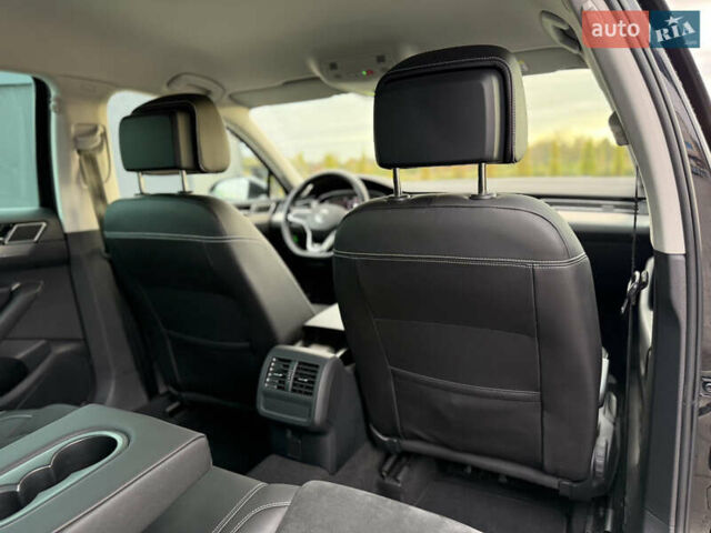 Чорний Фольксваген Пассат, об'ємом двигуна 2 л та пробігом 123 тис. км за 34900 $, фото 104 на Automoto.ua