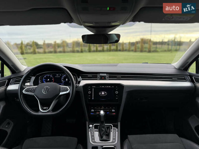 Чорний Фольксваген Пассат, об'ємом двигуна 2 л та пробігом 123 тис. км за 34900 $, фото 130 на Automoto.ua