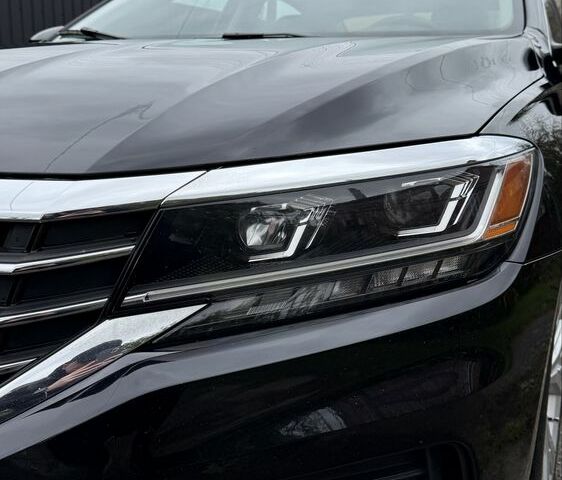 Черный Фольксваген Пассат, объемом двигателя 2 л и пробегом 131 тыс. км за 18800 $, фото 3 на Automoto.ua