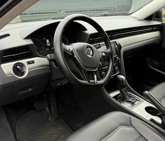 Черный Фольксваген Пассат, объемом двигателя 2 л и пробегом 131 тыс. км за 18800 $, фото 11 на Automoto.ua