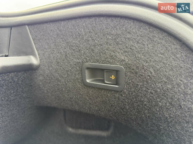 Черный Фольксваген Пассат, объемом двигателя 2 л и пробегом 128 тыс. км за 36700 $, фото 156 на Automoto.ua