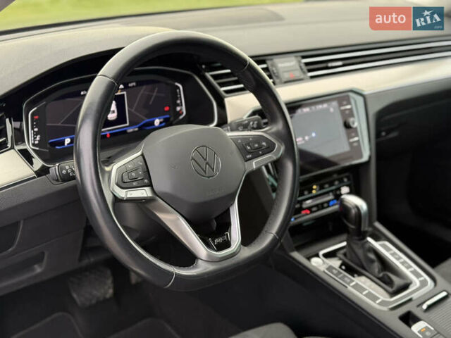 Чорний Фольксваген Пассат, об'ємом двигуна 2 л та пробігом 123 тис. км за 34900 $, фото 5 на Automoto.ua