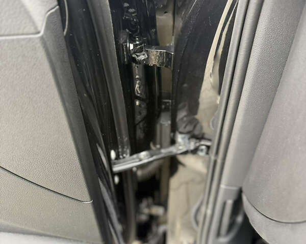 Чорний Фольксваген Пассат, об'ємом двигуна 2 л та пробігом 123 тис. км за 34900 $, фото 133 на Automoto.ua