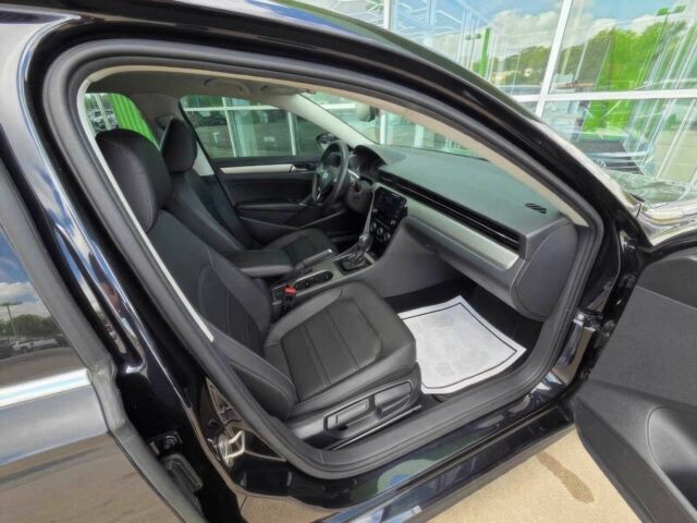 Черный Фольксваген Пассат, объемом двигателя 2 л и пробегом 30 тыс. км за 13300 $, фото 8 на Automoto.ua