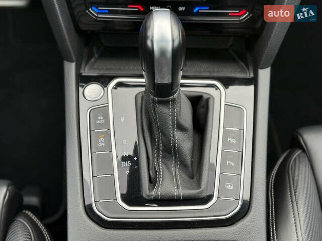 Черный Фольксваген Пассат, объемом двигателя 2 л и пробегом 128 тыс. км за 36700 $, фото 133 на Automoto.ua