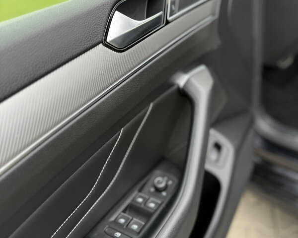 Черный Фольксваген Пассат, объемом двигателя 2 л и пробегом 128 тыс. км за 36700 $, фото 79 на Automoto.ua