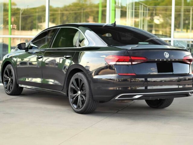 Черный Фольксваген Пассат, объемом двигателя 2 л и пробегом 30 тыс. км за 13300 $, фото 3 на Automoto.ua