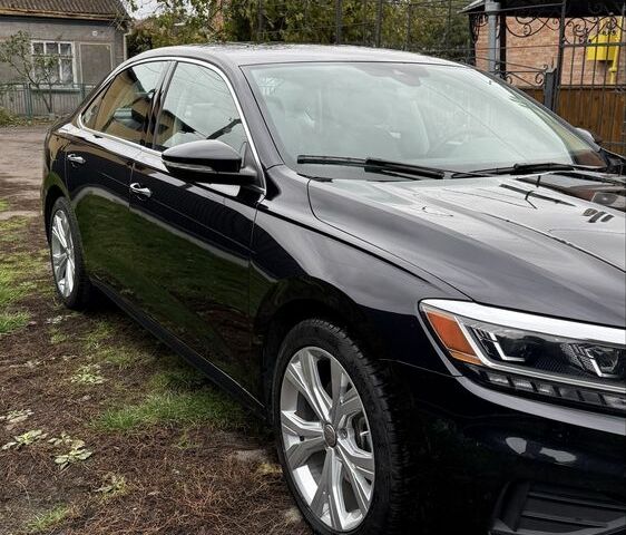 Черный Фольксваген Пассат, объемом двигателя 2 л и пробегом 131 тыс. км за 18800 $, фото 1 на Automoto.ua