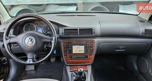 Черный Фольксваген Пассат, объемом двигателя 1.9 л и пробегом 245 тыс. км за 980 $, фото 1 на Automoto.ua