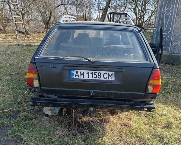 Черный Фольксваген Пассат, объемом двигателя 1.8 л и пробегом 100 тыс. км за 240 $, фото 1 на Automoto.ua