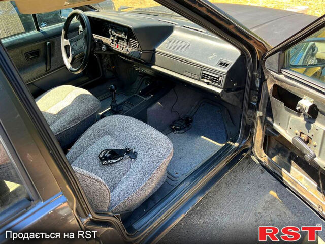 Чорний Фольксваген Пассат, об'ємом двигуна 1.8 л та пробігом 491 тис. км за 500 $, фото 11 на Automoto.ua