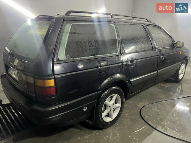 Черный Фольксваген Пассат, объемом двигателя 1.8 л и пробегом 400 тыс. км за 1599 $, фото 3 на Automoto.ua