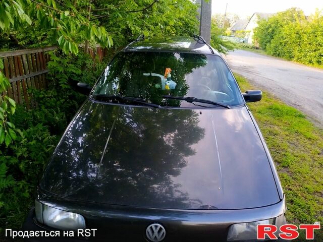 Черный Фольксваген Пассат, объемом двигателя 2 л и пробегом 0 тыс. км за 1000 $, фото 4 на Automoto.ua