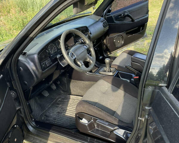 Черный Фольксваген Пассат, объемом двигателя 1.8 л и пробегом 133 тыс. км за 2500 $, фото 11 на Automoto.ua