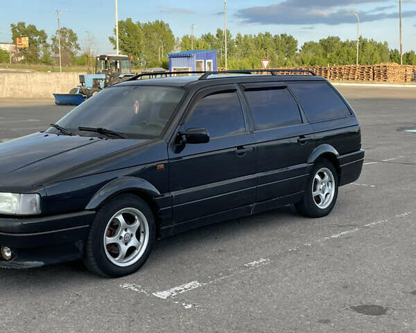 Черный Фольксваген Пассат, объемом двигателя 1.8 л и пробегом 133 тыс. км за 2500 $, фото 4 на Automoto.ua