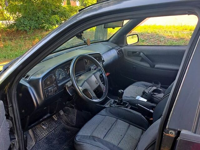 Черный Фольксваген Пассат, объемом двигателя 2 л и пробегом 560 тыс. км за 2000 $, фото 3 на Automoto.ua