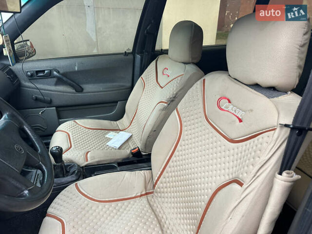 Черный Фольксваген Пассат, объемом двигателя 1.6 л и пробегом 320 тыс. км за 1499 $, фото 11 на Automoto.ua