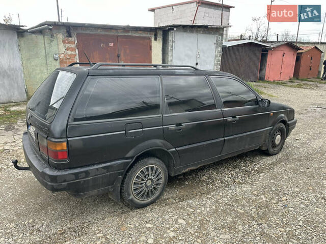 Черный Фольксваген Пассат, объемом двигателя 1.6 л и пробегом 320 тыс. км за 1499 $, фото 6 на Automoto.ua