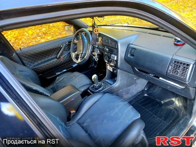 Черный Фольксваген Пассат, объемом двигателя 2 л и пробегом 330 тыс. км за 2500 $, фото 5 на Automoto.ua