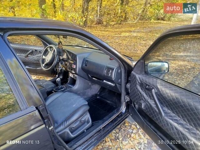 Черный Фольксваген Пассат, объемом двигателя 1.8 л и пробегом 330 тыс. км за 2500 $, фото 3 на Automoto.ua